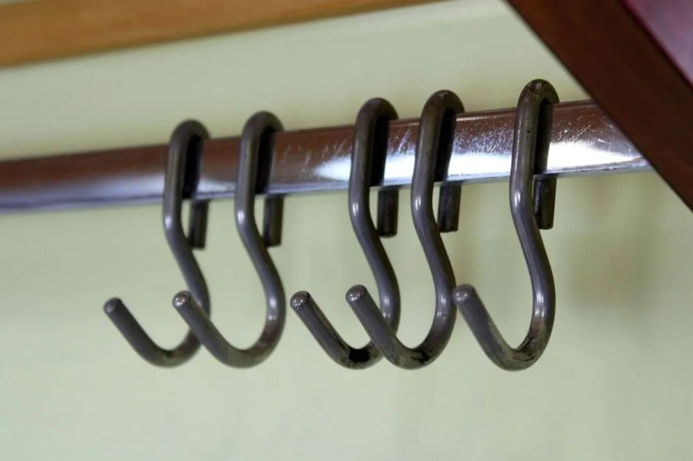 Porte-manteau géométrique vintage de Drevokov Blatna, années 1970