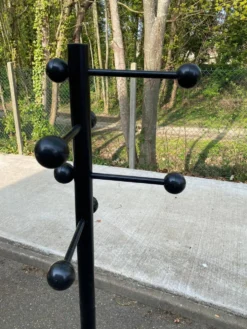 Porte manteau industriel vintage en acier noir