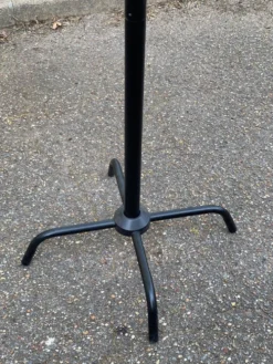 Porte manteau industriel vintage en acier noir