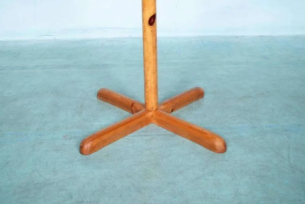 Porte-manteau minimaliste organique en pin des années 70 de style space age