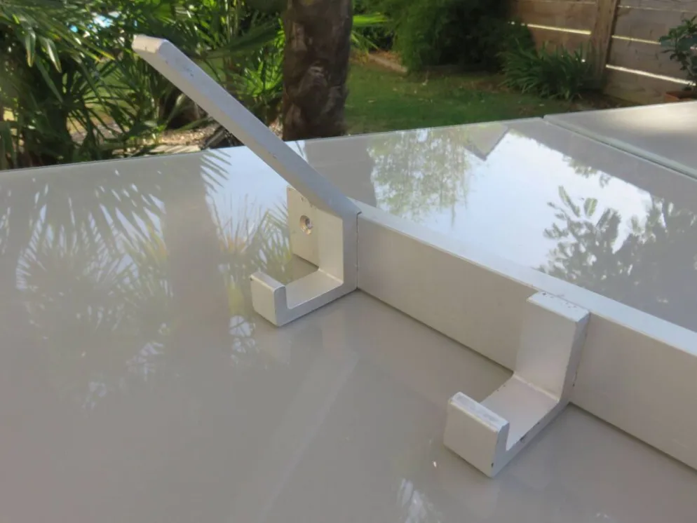 Porte manteau moderniste en aluminium années 70