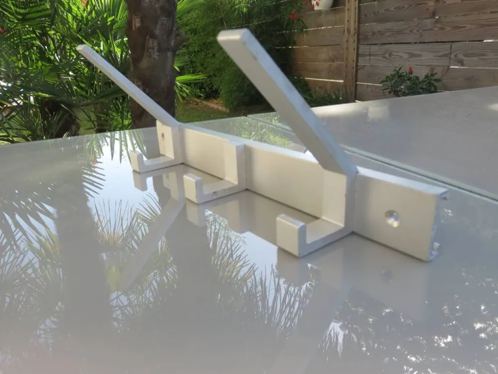 Porte manteau moderniste en aluminium années 70