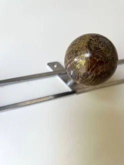 porte manteau moderniste en chrome et bois, design 1970