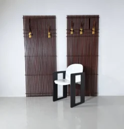 Porte-manteau modulable en bois et laiton, Italie, années 1950