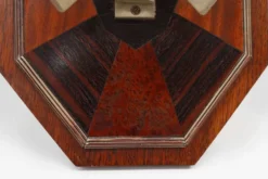 Porte-manteau mural Art Déco à marqueterie géométrique, France vers 1930