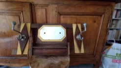 Porte-manteau mural Art Déco vintage en bois bicolore et miroir gravé