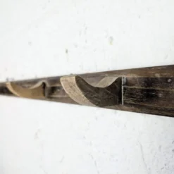 Porte-manteau mural artisanal en bois brut