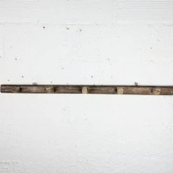 Porte-manteau mural artisanal en bois brut