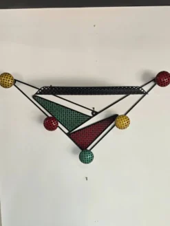 Porte-manteau mural attribué à Mathieu Matégot – France, années 1950