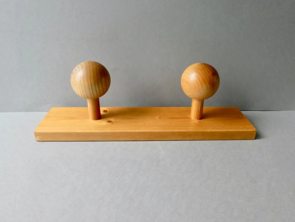 Portemanteau mural avec 2 patères boules en pin