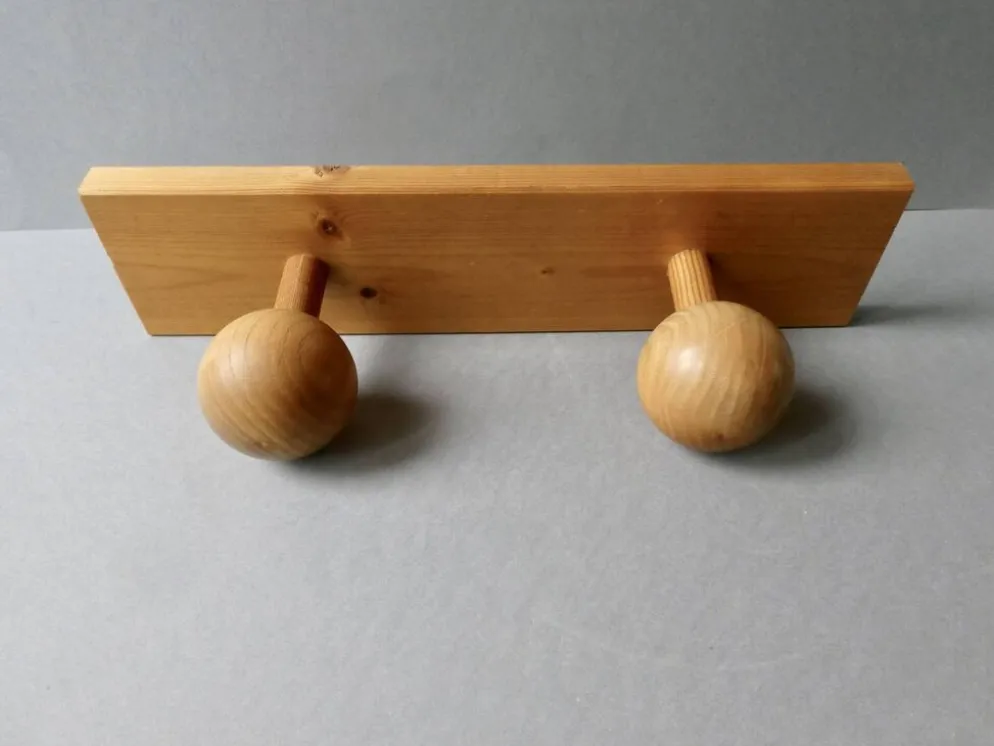 Portemanteau mural avec 2 patères boules en pin