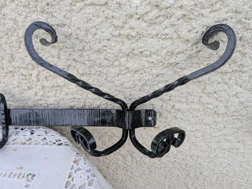 Porte-manteau mural brutaliste en fer forgé 10 patères, années 50