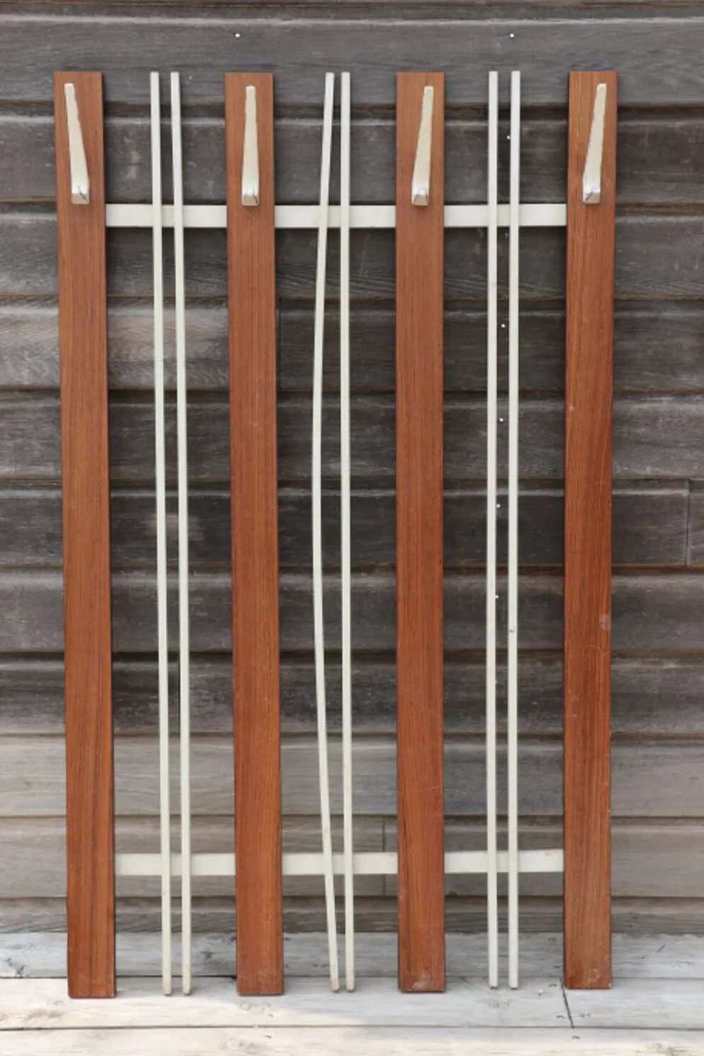 Portemanteau mural claustra 1960