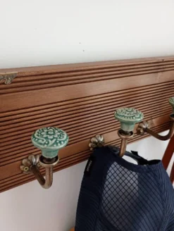 Porte-manteau mural 50 cm – 5 patères céramique vert style vintage