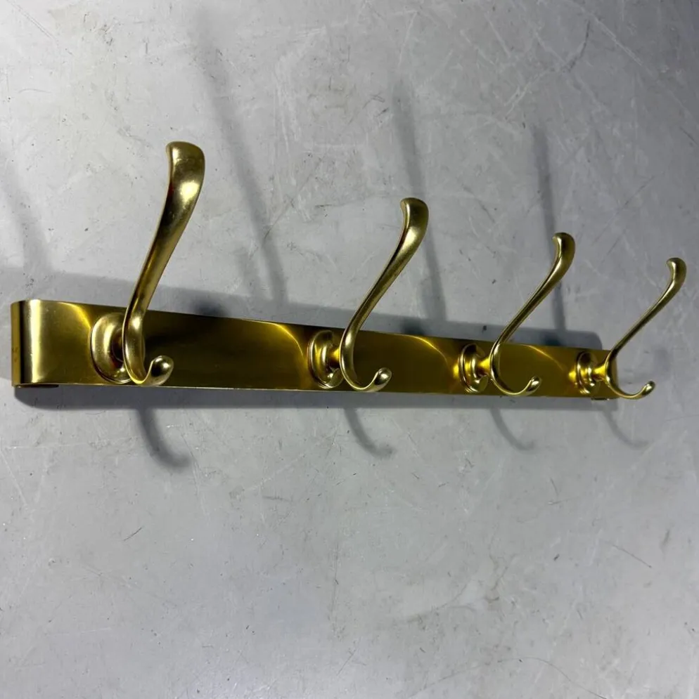 Porte-manteau mural en aluminium doré des années 1960