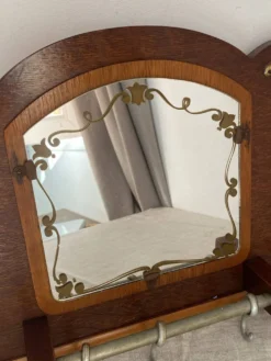 Porte-manteau mural en bois et miroir