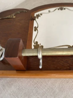 Porte-manteau mural en bois et miroir