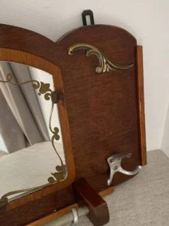 Porte-manteau mural en bois et miroir