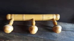Porte manteau mural en bois façon bambou à 3 patères forme champignon