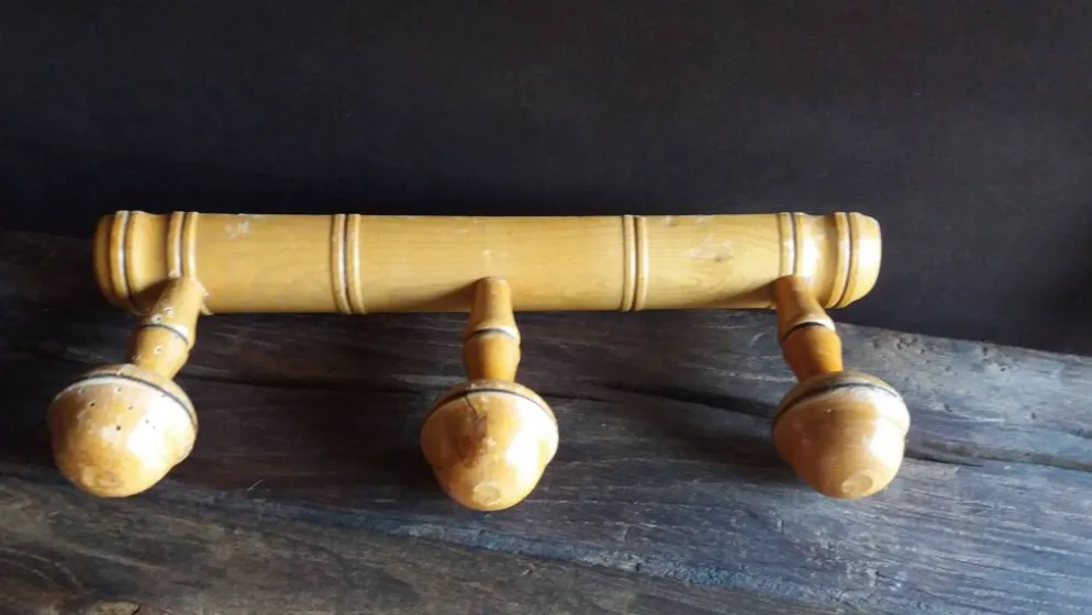 Porte manteau mural en bois façon bambou à 3 patères forme champignon