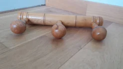 Porte manteau mural en bois façon bambou à 3 patères forme champignon