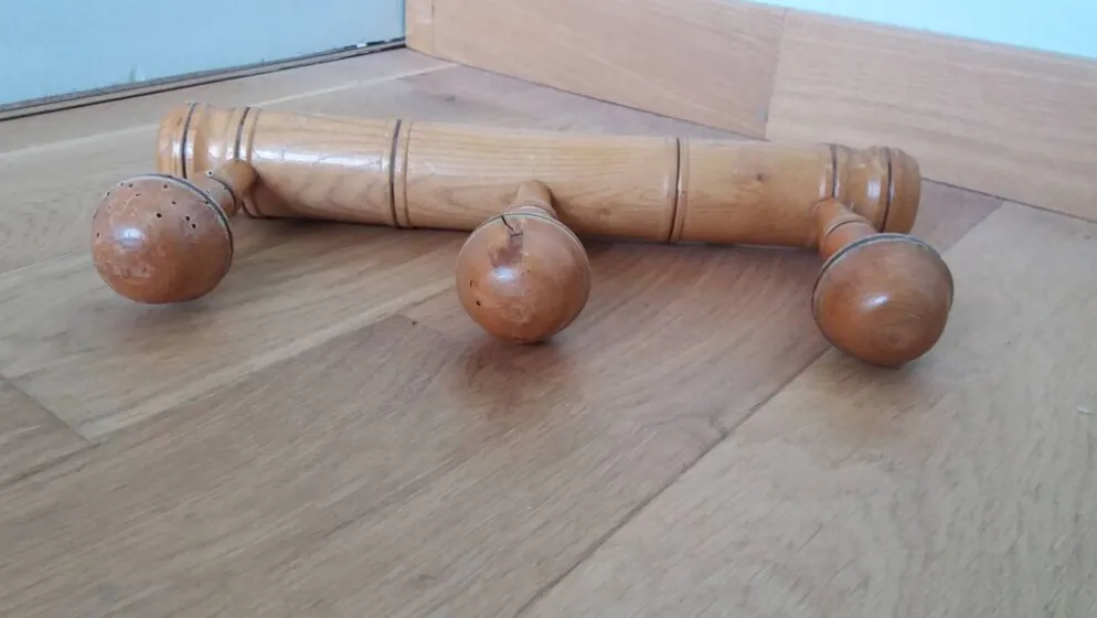 Porte manteau mural en bois façon bambou à 3 patères forme champignon