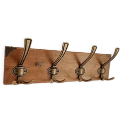 Porte-manteau mural en bois – 4 patères métalliques – 45 cm