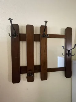 Porte-manteau mural en bois vintage avec miroir