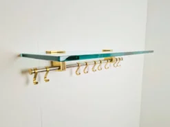 Porte-manteau mural en laiton et verre R14G de Peter Ghyczy, années 1980