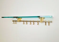 Porte-manteau mural en laiton et verre R14G de Peter Ghyczy, années 1980