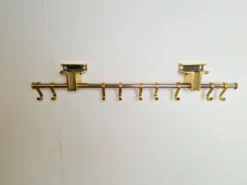 Porte-manteau mural en laiton et verre R14G de Peter Ghyczy, années 1980