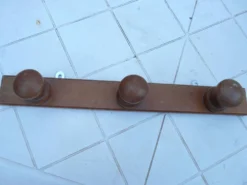 Portemanteau mural en pin 3 patères vintage