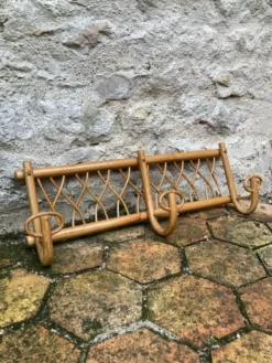Porte manteau mural en rotin vintage