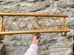 Porte manteau mural en rotin vintage