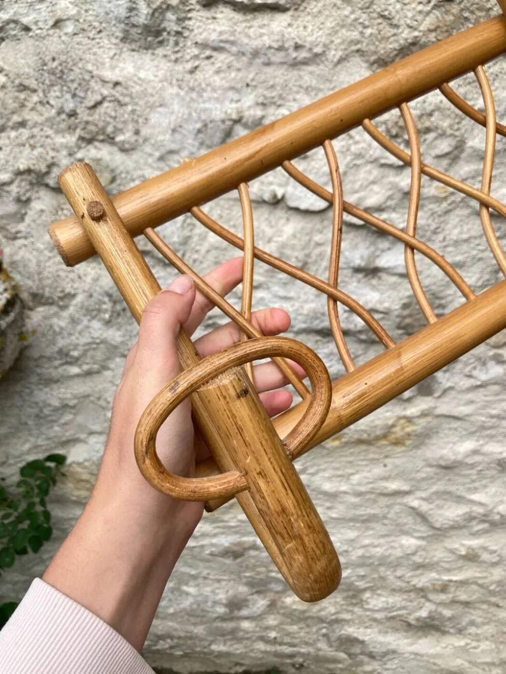 Porte manteau mural en rotin vintage
