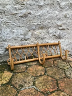 Porte manteau mural en rotin vintage