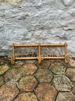 Porte manteau mural en rotin vintage