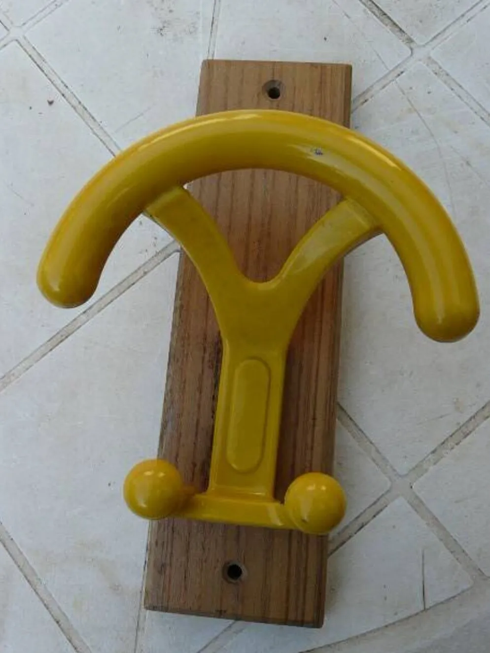 porte manteau mural jaune vintages "Ghidini Italy"