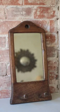 Porte-manteau mural miroir avec patères en bois massif, miroir brutaliste