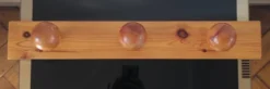 Porte-manteau mural 3 patères boules en pin massif – Design scandinave