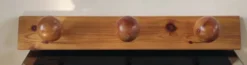 Porte-manteau mural 3 patères boules en pin massif – Design scandinave