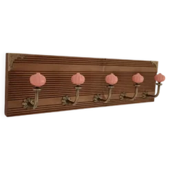 Porte-manteau mural 5 patères céramique rose poudré et bois teinté 50 cm