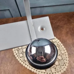 Porte-manteau mural Space Age gris 4 patères boule chromée vintage