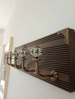 Porte-manteau mural STYLE vintage 5 patères céramique motifs floraux 50 cm