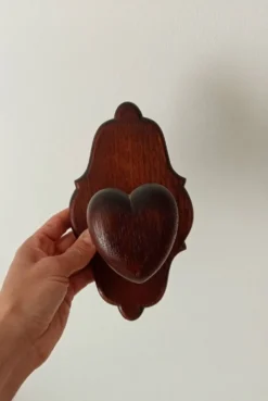 Porte manteau mural vintage art populaire en bois massif sculpté