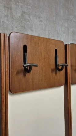 Porte-manteau mural vintage des années 50, panneaux en bois et crème, Tchécoslovaquie, 175 x 90 x 7 cm