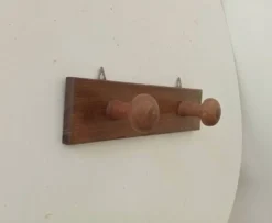 Porte manteau mural vintage en bois