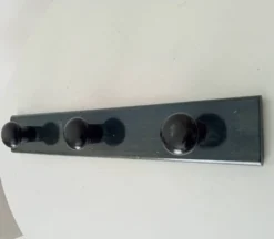 Porte manteau mural vintage en bois laqué années 60