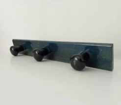 Porte manteau mural vintage en bois laqué années 60