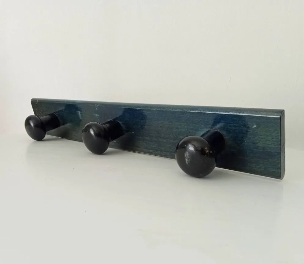Porte manteau mural vintage en bois laqué années 60